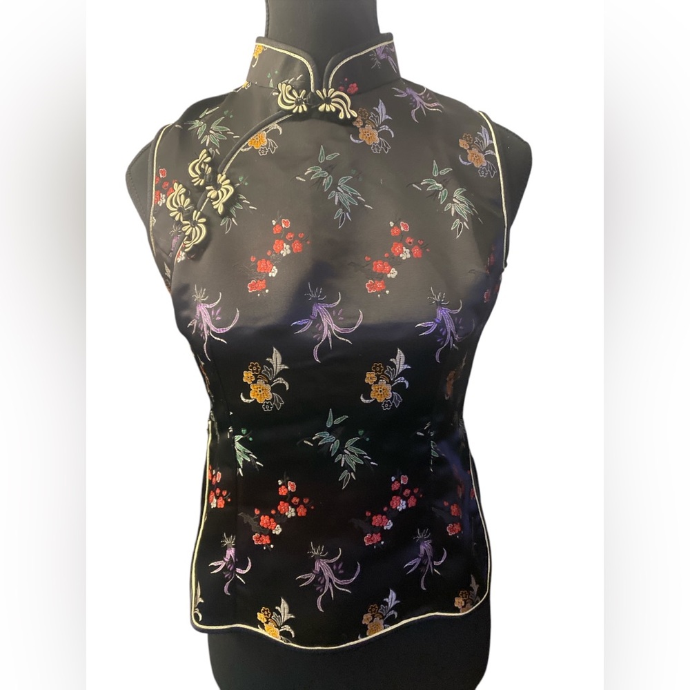 TH Floral Black Sleeveless Top NWT M